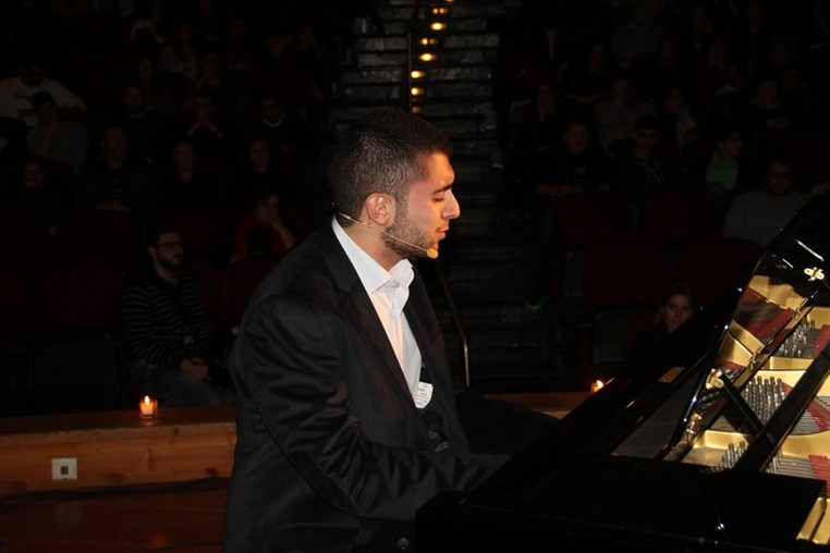 USJ Draw a smile Fundraising Concert